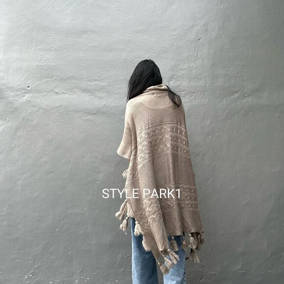 STYLE PARK PONCHO STYLE SWEATER - ONE SIZE - CHIC PORTLAND GRAY - Picture 5 of 8